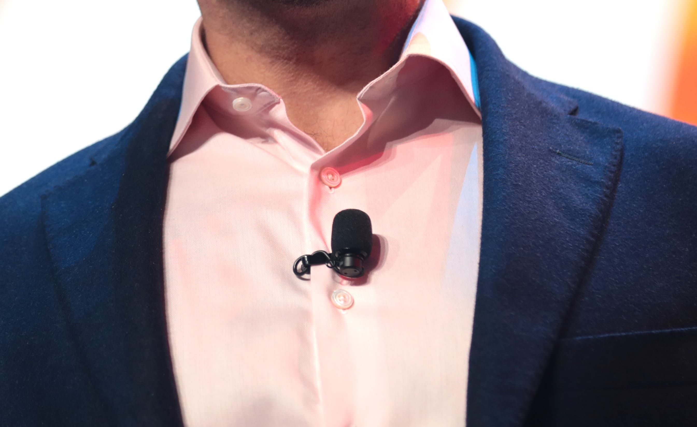 مايكروفون كرافات